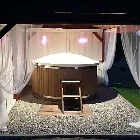 Domek letniskowy Hubertówka *